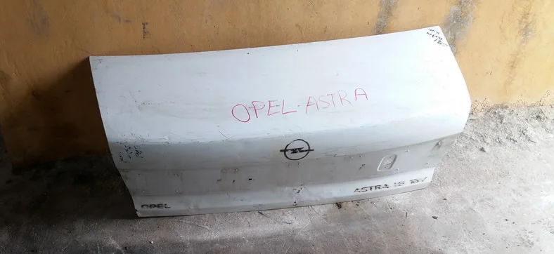 Opel Astra Arka Bagaj Kapağı