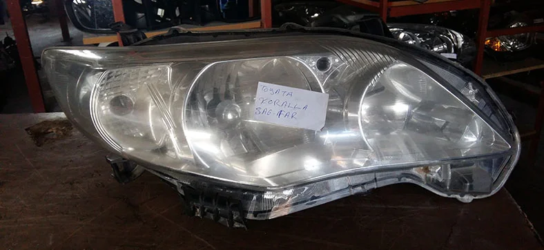 Toyota Corolla Sağ Far
