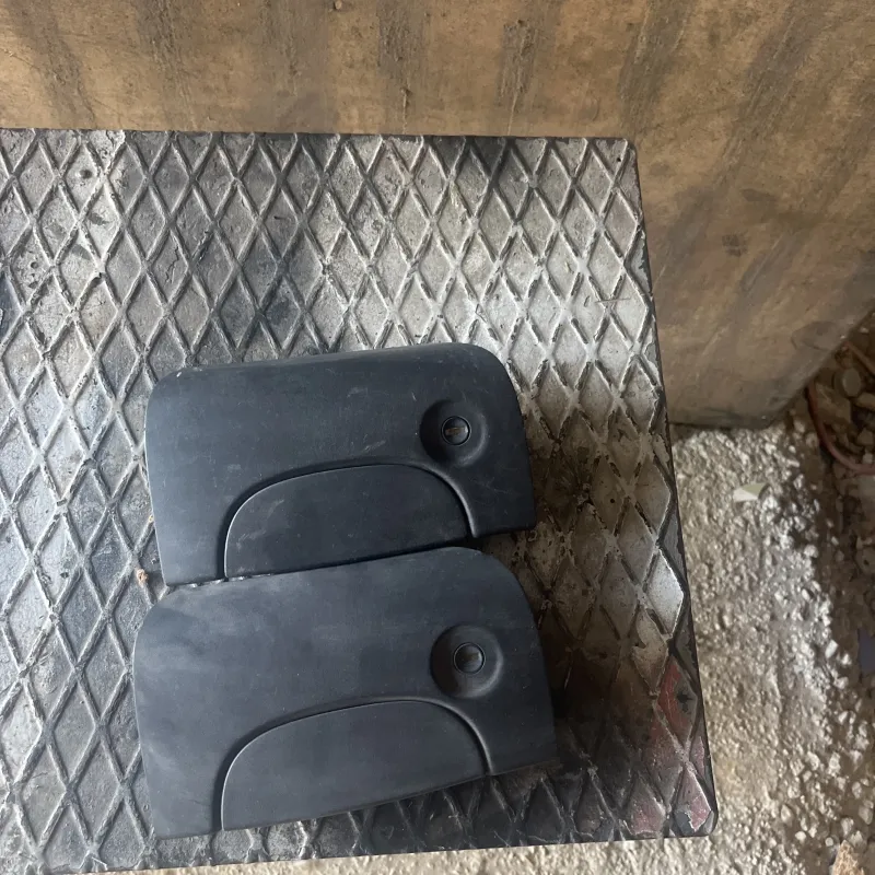 Kango çift kapaklı bagaj kapağı kolu