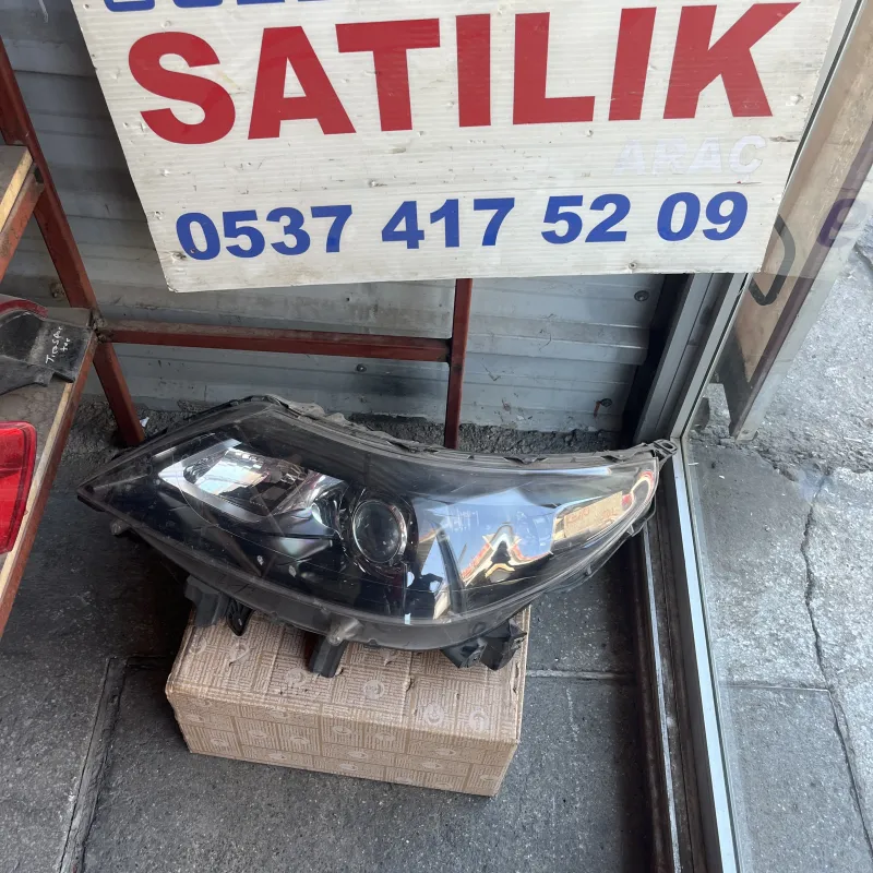 Reno latüte sol far içi siyah mercekli