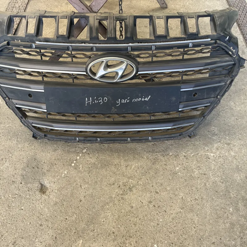 Hyundai i30 yeni model ön panjur